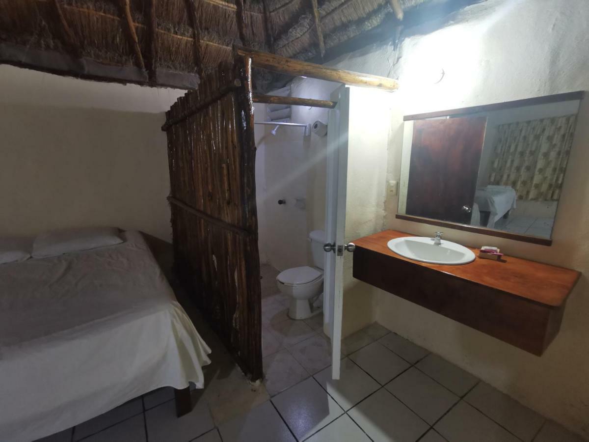 Las Cabanas Del Doctor Mahahual Exterior foto